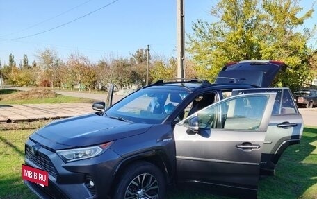 Toyota RAV4, 2019 год, 3 300 000 рублей, 15 фотография