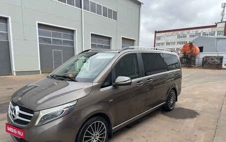 Mercedes-Benz V-Класс, 2015 год, 4 300 000 рублей, 2 фотография