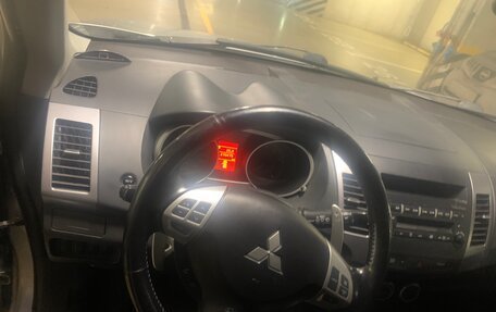 Mitsubishi Outlander III рестайлинг 3, 2007 год, 990 000 рублей, 7 фотография