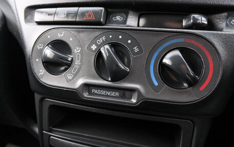 Toyota FunCargo, 2003 год, 449 000 рублей, 17 фотография