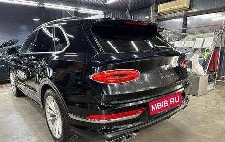 Bentley Bentayga I, 2021 год, 23 000 000 рублей, 2 фотография