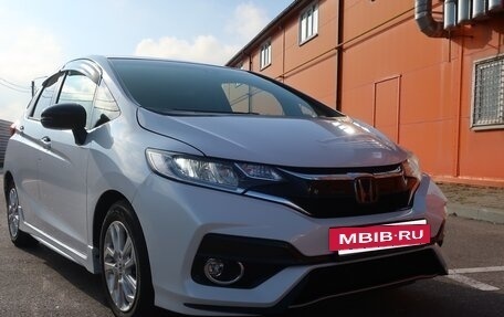 Honda Fit III, 2018 год, 1 430 000 рублей, 2 фотография