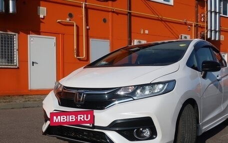 Honda Fit III, 2018 год, 1 430 000 рублей, 15 фотография