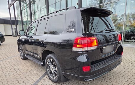 Toyota Land Cruiser 200, 2019 год, 8 000 000 рублей, 3 фотография