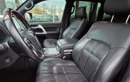 Toyota Land Cruiser 200, 2019 год, 8 000 000 рублей, 10 фотография