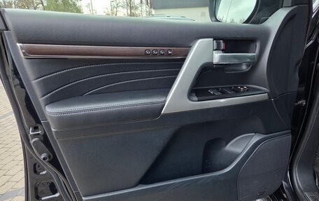 Toyota Land Cruiser 200, 2019 год, 8 000 000 рублей, 11 фотография