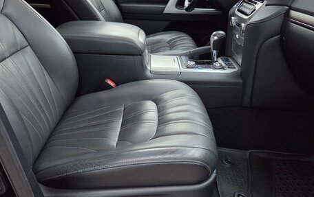 Toyota Land Cruiser 200, 2019 год, 8 000 000 рублей, 16 фотография