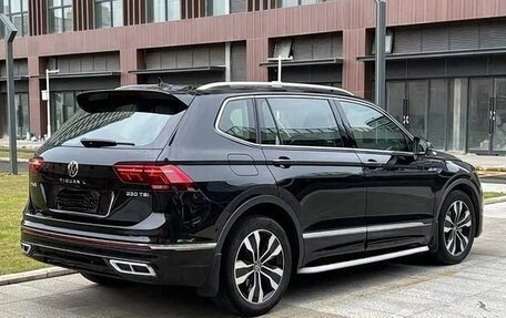 Volkswagen Tiguan II, 2022 год, 2 750 000 рублей, 5 фотография