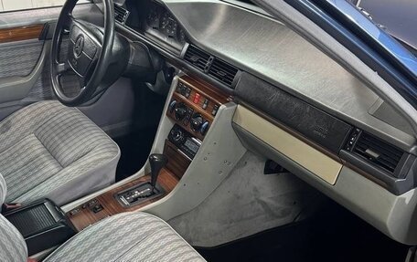 Mercedes-Benz E-Класс, 1992 год, 1 700 000 рублей, 18 фотография