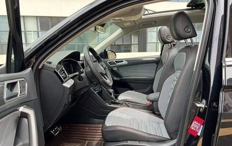 Volkswagen Tiguan II, 2022 год, 2 750 000 рублей, 10 фотография