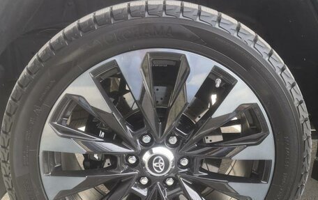 Toyota Land Cruiser, 2022 год, 10 900 000 рублей, 4 фотография