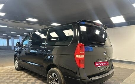 Hyundai Grand Starex Grand Starex I рестайлинг 2, 2011 год, 1 090 000 рублей, 4 фотография