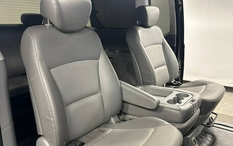 Hyundai Grand Starex Grand Starex I рестайлинг 2, 2011 год, 1 090 000 рублей, 18 фотография