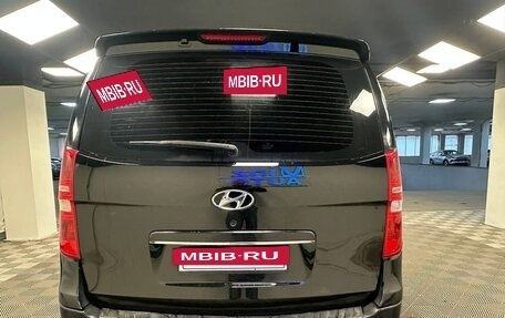 Hyundai Grand Starex Grand Starex I рестайлинг 2, 2011 год, 1 090 000 рублей, 6 фотография