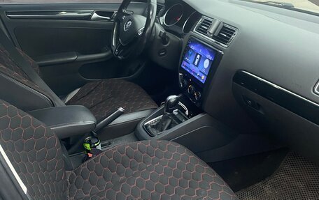 Volkswagen Jetta VI, 2016 год, 1 450 000 рублей, 10 фотография