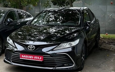 Toyota Camry, 2021 год, 2 300 000 рублей, 1 фотография