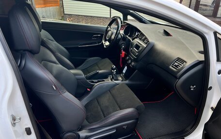 KIA cee'd GT II, 2017 год, 1 600 000 рублей, 9 фотография