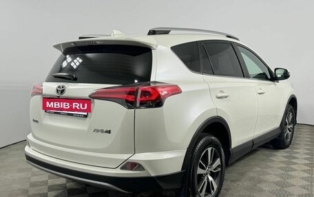 Toyota RAV4, 2017 год, 1 895 000 рублей, 7 фотография