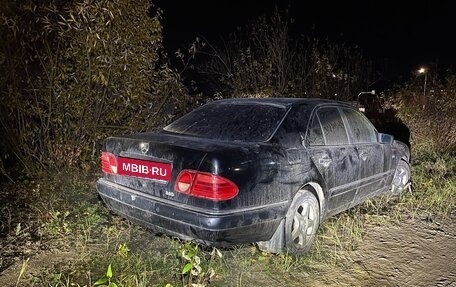 Mercedes-Benz E-Класс, 1996 год, 210 000 рублей, 2 фотография