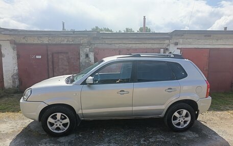 Hyundai Tucson III, 2007 год, 655 000 рублей, 2 фотография