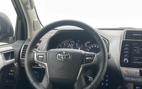 Toyota Land Cruiser Prado 150 рестайлинг 2, 2021 год, 9 100 000 рублей, 20 фотография