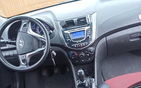 Hyundai Solaris II рестайлинг, 2011 год, 720 000 рублей, 9 фотография