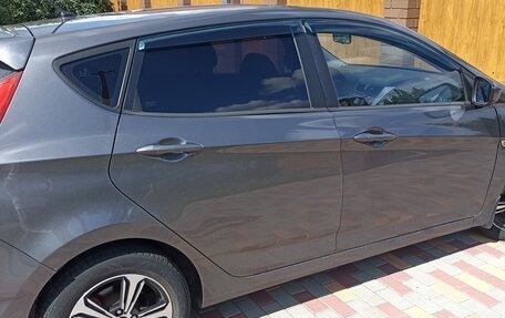 Hyundai Solaris II рестайлинг, 2011 год, 720 000 рублей, 2 фотография