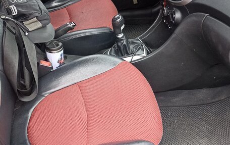 Hyundai Solaris II рестайлинг, 2011 год, 720 000 рублей, 11 фотография