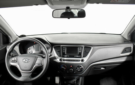 Hyundai Solaris II рестайлинг, 2017 год, 890 000 рублей, 10 фотография