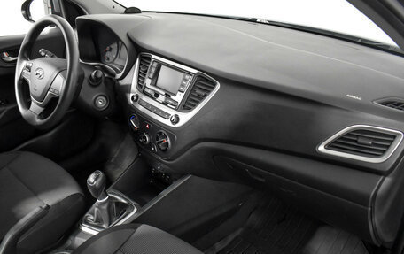 Hyundai Solaris II рестайлинг, 2017 год, 890 000 рублей, 11 фотография