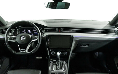 Volkswagen Passat B8 рестайлинг, 2020 год, 3 299 000 рублей, 13 фотография