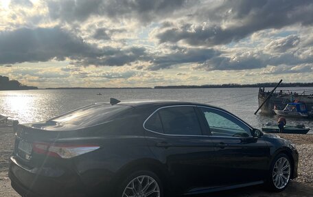 Toyota Camry, 2019 год, 2 600 000 рублей, 3 фотография