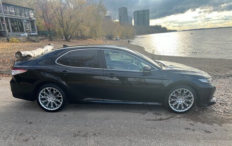 Toyota Camry, 2019 год, 2 600 000 рублей, 7 фотография