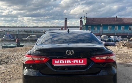 Toyota Camry, 2019 год, 2 600 000 рублей, 4 фотография