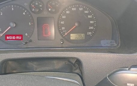 Volkswagen Caravelle T5, 2006 год, 1 150 000 рублей, 2 фотография