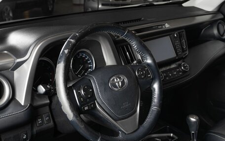 Toyota RAV4, 2017 год, 2 350 000 рублей, 3 фотография