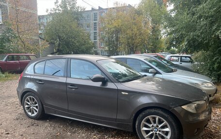 BMW 1 серия, 2006 год, 750 000 рублей, 2 фотография