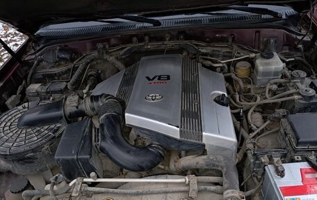 Toyota Land Cruiser 100 рестайлинг 2, 2007 год, 1 800 000 рублей, 18 фотография