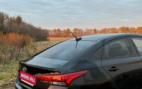 Hyundai Solaris II рестайлинг, 2018 год, 1 300 000 рублей, 6 фотография