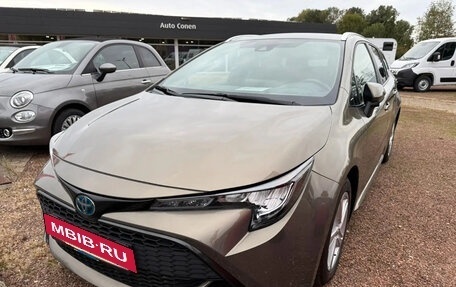 Toyota Corolla, 2022 год, 1 599 999 рублей, 2 фотография