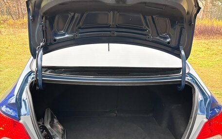 Hyundai Solaris II рестайлинг, 2011 год, 800 000 рублей, 13 фотография