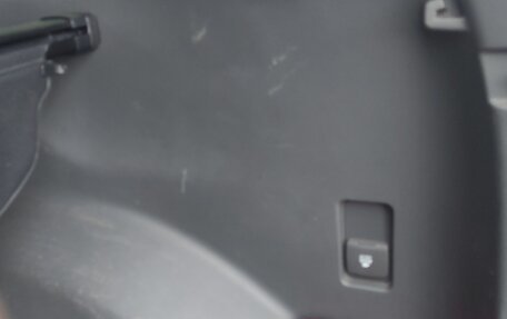 Toyota Land Cruiser Prado 150 рестайлинг 2, 2013 год, 2 700 000 рублей, 11 фотография