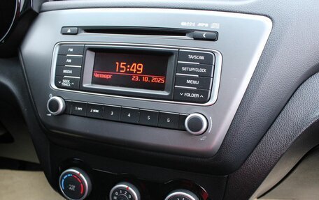 KIA Rio III рестайлинг, 2016 год, 1 000 000 рублей, 17 фотография