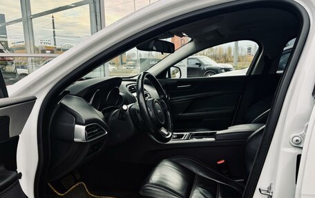 Jaguar XE I рестайлинг, 2015 год, 1 420 000 рублей, 12 фотография