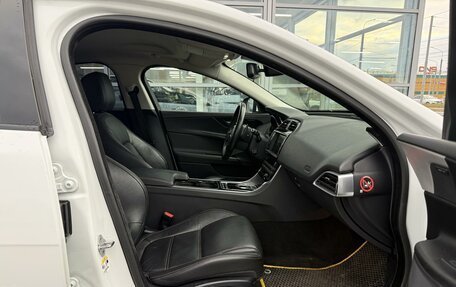 Jaguar XE I рестайлинг, 2015 год, 1 420 000 рублей, 16 фотография