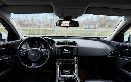 Jaguar XE I рестайлинг, 2015 год, 1 420 000 рублей, 20 фотография
