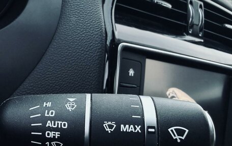 Jaguar XE I рестайлинг, 2015 год, 1 420 000 рублей, 23 фотография