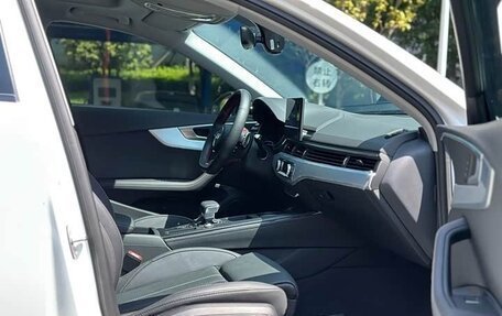 Audi A4, 2022 год, 2 300 000 рублей, 15 фотография