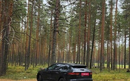 Jaguar F-Pace, 2016 год, 2 400 000 рублей, 1 фотография