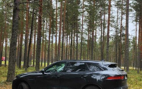 Jaguar F-Pace, 2016 год, 2 400 000 рублей, 2 фотография